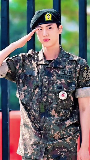 Korean celebrities in military uniform 🇰🇷🥰🥰🥰 #fyp #koreandrama #kdrama #militaryuniform #CapCut