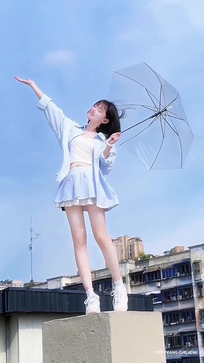 Outdoor Fashion Shoot with Transparent Umbrella