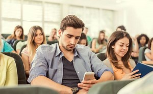 The average college student today