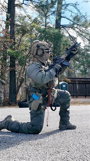 Tenacity and teamwork Last week, Coast Guard Maritime Security Response Team-East personnel conducted joint training with U.S. Navy aircrews from the Helicopter Sea Combat Squadron 11 (HSC-11) in Moyock, NC. The exercises served to sharpen member skills and enhance interoperability for responding to complex maritime threats. Present for the evolution, Senior Advisors to the Department of Homeland Security and the Department of War, Acting Commandant Adm. Kevin Lunday, Master Chief Petty Officer 