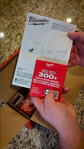 Unboxing ASMR: Milwaukee M12 Plastic Pipe Shear