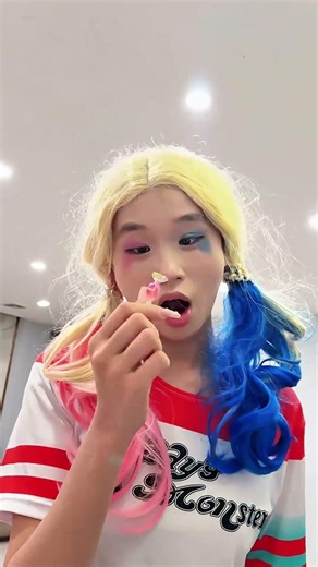 Harley Quinn helps others enter the swimming pool#Harley Quinn #joker