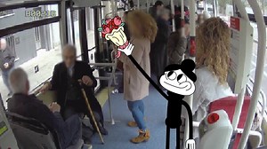 #BonKarma per als qui entenen els senyals 😍! La Karma, sempre present. Mira com reacciona! | TMB, Transports Metropolitans de Barcelona