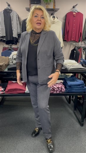 Hjælp Linda med at vælge!🤔🤔🤔Skal hun tage sæt 1 eller sæt 2???🧐 | 100 Bananer