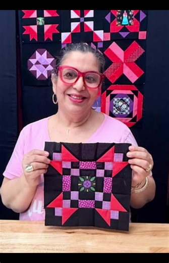 El Bloque 7 del Riley Blake Designs Reto de Bloques 2025 ya está disponible en nuestro canal. Primavera Irlandesa es un bloque lleno de color y movimiento, cosido paso a paso para que puedas seguirlo fácilmente. @RileyBlakeDesigns Block 7 of the Riley Blake Designs 2025 Block Challenge is now available on our channel. Irish Spring is a colorful, dynamic block, sewn step by step so you can follow along with ease. #Patchwork #Quilting #Acolchado #PatronesDeCostura #CosturaCriativa