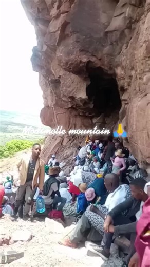 Exploring Modimolle Mountain: Snake Encounters and Caves