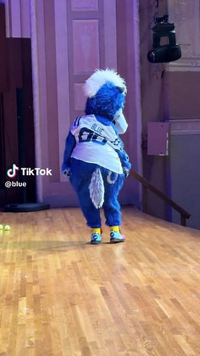 Blue TikTok Trends: Caught a Vibe with Simone Saunders