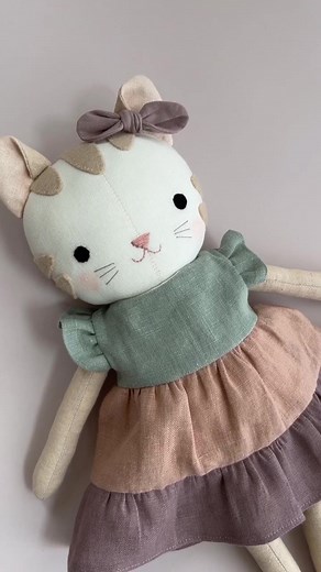 Love this kitty made with my cat sewing pattern ❤️ #sewingpattern #handmadedoll #stuffedanimal #sewing #handmadetoys #babyshower #nurserydecor #sewingtutorial #sewingforkids #plush