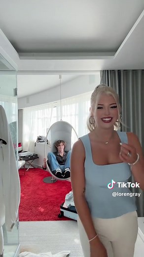 Loren Gray's Spinning Dance Moves: A Fun Performance