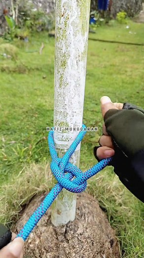 112K views · 962 reactions | Because of its function and ease of making, This knot is much sought after by people. #easyknot #tricks #ropeskills #viral #climbing #tutorials #fyp #outdoors #fblifestyle | Hafiz Munggaran | Facebook