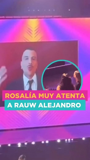 Rosalía brilló con luz propia celebrando el éxito de su nuevo álbum “LUX”, que ya hizo historia al lograr 42.3 millones de reproducciones en su primer día, convirtiéndose en el mayor debut de una artista femenina latina en Spotify. Pero lo que más llamó la atención fue su reacción cuando se proyectó el video de Rauw Alejandro agradeciendo su premio a Global Latina Video Musical. Rosalía, completamente concentrada en la pantalla, observaba con una mezcla de emoción y serenidad que no pasó desaper
