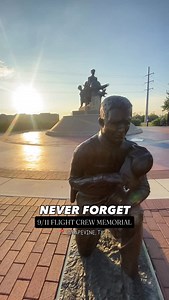 In Grapevine, we have a place of remembrance that ensures we will never forget. ✈️🇺🇸 🙏🏼 The 9/11 Flight Crew Memorial at 1000 Texan Trail honors the 33 brave flight crew members who lost their lives on September 11, 2001. Artist Dean Thompson, along with a team of volunteers, spent more than three years creating this powerful tribute. Every detail tells a story: ✨ The airline captain stands tallest, symbolizing the responsibility of protecting passengers, crewmembers, and the aircraft—pointi