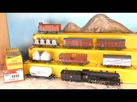 Jouef SNCF 140-C 231 Steam Locomotive pulling DB / FS / SJ Mixed 8 Freight Car Train