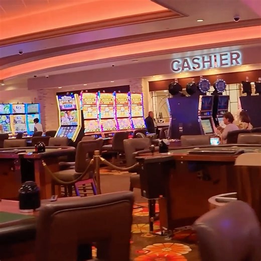 89K views · 978 reactions | She learned from the best and ROBBED a casino!  Don't miss a new #HustlersGamblersCrooks tomorrow at 10P on Discovery. | Discovery | Facebook