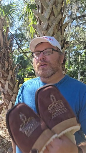 Cowboy boots… but house shoes. OOW Cowboy Boot Slippers give you western style with plush, cozy comfort. Soft lining, easy slip-on fit, and a boot-inspired design that’s perfect for lounging, gifting, or wearing around the house. Big cowboy energy without the sore feet. #cowboy #cowboyboots #slippers #houseshoes #comfort