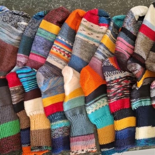 Buntstück (Sockenwolle) auf Kone! #knittig #sockenstricken #diy