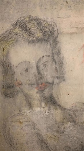 Der Atlantikwall war ein umfangreiches System von Küstenverteidigungsanlagen und Befestigungsanlagen, das von Nazi-Deutschland zwischen 1942 und 1944 entlang der Küste Kontinentaleuropas und Skandinaviens errichtet wurde. Er sollte eine erwartete alliierte Invasion des von Nazi-Deutschland besetzten Europas aus Großbritannien während des Zweiten Weltkriegs abwehren. Die Besatzung und der Betrieb des Atlantikwalls unterstanden der deutschen Armee, die teilweise von der Luftwaffe unterstützt wurde