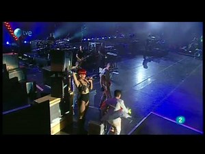 Rihanna - Please don't stop the music @ Rock in Rio Madrid 2010
