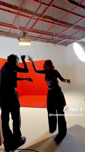 Kuami Eugene ft. Gyakie - Stranger (Lyrics)
