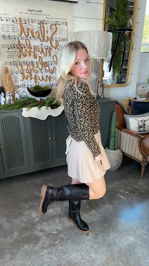 Thanksgiving outfit inspo is here! 🦃✨ Whether you’re keeping it casual or dressing it up, we’ve got the perfect looks for every celebration. 🍂🤎 | Farmer's Daughter