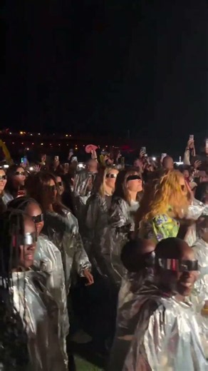 Shakira con Penélope Cruz en su penúltimo show en Madrid