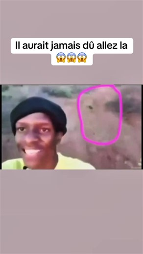 Un homme décide d’explorer un lieu interdit d’accès malgré les avertissements concernant les tribus qui vivent dans la zone. Convaincu qu’il ne risque rien, il filme son aventure. Mais un détail dans ses images va le pousser à fuir immédiatement. #tribu #exploration #paranormal #hantise #frisson