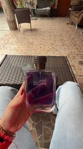 Esta loción para hombre está increíble y huele súper bien. Tiene dos fragancias diferentes, ambas con un toque elegante entre notas amaderadas y frescas. Es perfecta para usar todos los días o en ocasiones especiales. No te quedes sin esta loción viral que está encantando a todos. #locionhombre #fragancia #havvas #locionesdecaballero #perfumeviral