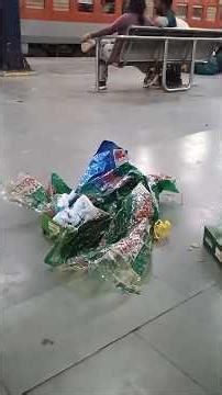 Railway platform mei log kya kya kr dete hai!! 😢 #minivlog #vaishnodeviyatra #fyp