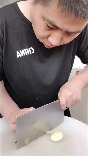 Blades of Glory: Expert Knife Skills for Vegetable Artistry