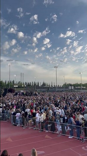 30,000 People in Folsom, California.