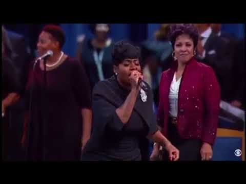 A Barefoot Fantasia Barrino Sings Soulful Tribute At Aretha Franklin’s Funeral