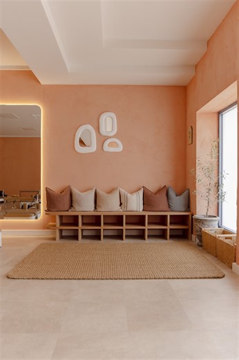 This is what support actually looks like. At Sento, every new member is welcomed with a Beginner Orientation, a studio walkthrough and goal-setting session with Lily to help you feel confident before your first class. It’s about more than just learning the moves, it’s about feeling part of a community that’s here to help you be your best. Whether it’s checking springs, adjusting your form, or simply having a chitchat before class, we make sure you feel seen, supported and part of the Sento famil