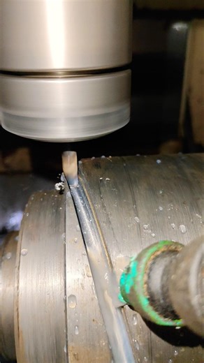 cutter threading on vmc machine #automobile#machine#automobile#engineering #cncmill #welding