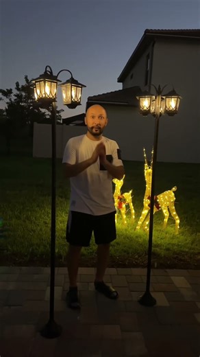 These Solar Post Lights are super easy to install and come with warm lights #solarpostlight