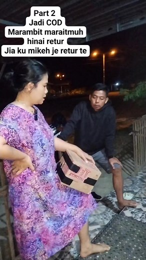 193K views · 4.2K reactions | Part 2 Jadi COD Marambit maraitmuh hinai retur Jia ku mikeh je retur te #reels #komedu | Nawang Wulani | Facebook