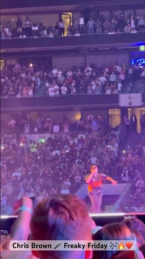 Chris Brown 🎤 Freaky Friday 🎶 - Live