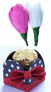 23K views · 113 reactions | 2 Quick & Easy Ways to Wrap a Gift Candy  #diy #artandcraft #easydiy #papercrafts #giftideas #craftideas #giftwrapping #giftwrappingideas #handmade #tutorialvideo | D.I.Yay | Facebook