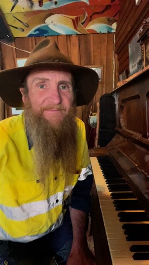 Paul Sinclair on Instagram: "Amazing Grace. It’s pretty random Cunce however that’s what happens. #amazinggrace #piano #livingthedream #ontheroad #gayfarmer #heycunce"