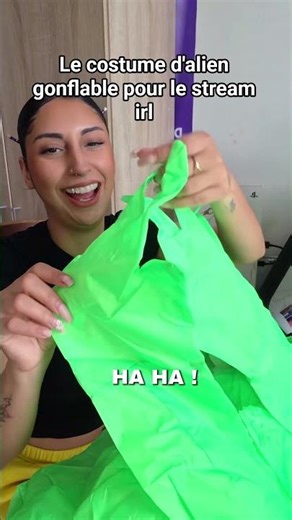 The inflatable alien costume is 1.95m tall lol come on Twitch #twitchfr #streamerfr #irl #alien