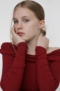 Alyla Browne | Actress