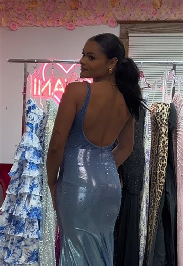 Beauty in Blue: Stunning Prom Dress Showcase