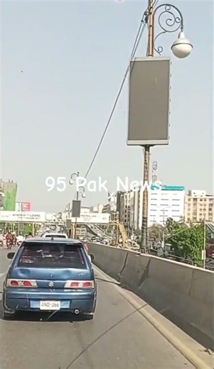 karachi street view | karachi view 2025 #karachi #trevellingvlog #youtubeshorts #explore#viralvideo