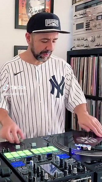 Scratch practice 🎚️👋🏼🔥 #djshock #dubaidj #scratch #scratching #scratchdj