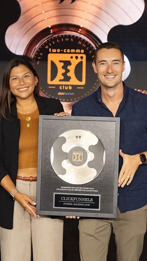 We received our Two Comma Club Award on stage for generating over $1,000,000 from our business. 🏆 Not gonna lie, if you told us that 8 years ago, we would have said it was impossible. Biggest lesson from this journey: Don’t be afraid to dream even bigger. 🙌🏽 One of my favorite talks during #FHL2023 was @drbenjaminhardy who explained why 10x thinking is easier than 2x. The thing is, so many of us limit ourselves as to what’s possible because we’re all operating from our past. 🔥What would FUTU