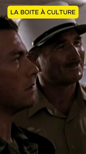 FULL CONTACT AVEC JEAN-CLAUDE VAN DAMME-SCÈNE DU BUREAU DE L'ADJUDANT. METS TON BÉRET LÉGIONNAIRE.