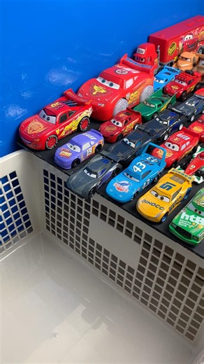 Lightning Mcqueen, Cars 3 Review | Toys #toys #trendshorts #mcqueen #mcqueencars #cars #disneycars