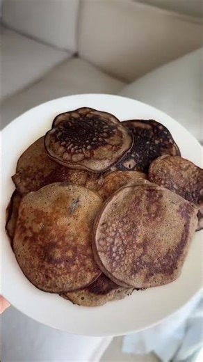 Sunday morning pancake craving 2 eggs 1 banana 1 TBS chia... #Shorts #taylorfogartyy