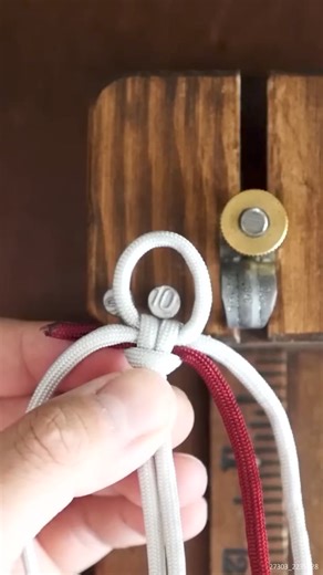 88K views · 1.7K reactions | Stunning Hummingbird Paracord Bracelet #paracordbracelet #paracord #tutorial | The Weavers of Eternity Paracord | Facebook