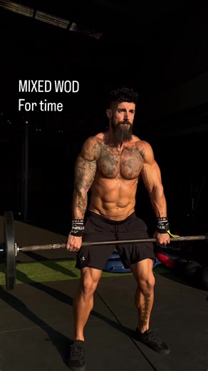 MIXED WOD For time Bloque A: 21-15-9 Thrusters (40/25Kg) Toes to bar Descansar 2’ antes de empezar el bloque B Bloque B: 15-12-9 Thrusters (50/35Kg) Chest to bar / Pull-ups Descansar 2’ antes de empezar el bloque C Bloque C: 12-9-6 Thrusters (60/45Kg) Bar muscle-ups / Chest to bar Time cap 24’⏱️ Objetivo sub 18’ 🚀 #CrossFit #MixedWOD #Thrusters #ToesToBar #ChestToBar