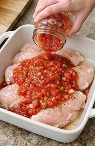 🌮 Baked Salsa Chicken